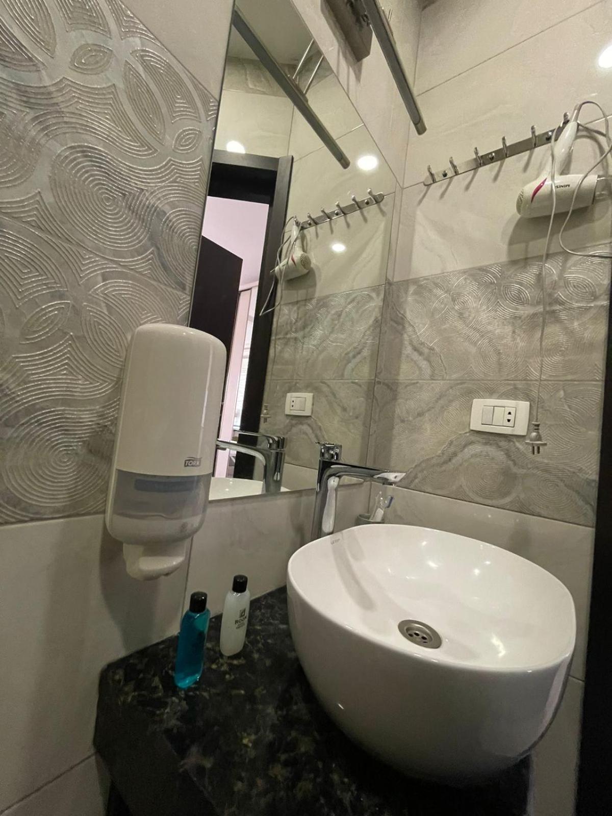 4Room Hotel Erévan Extérieur photo