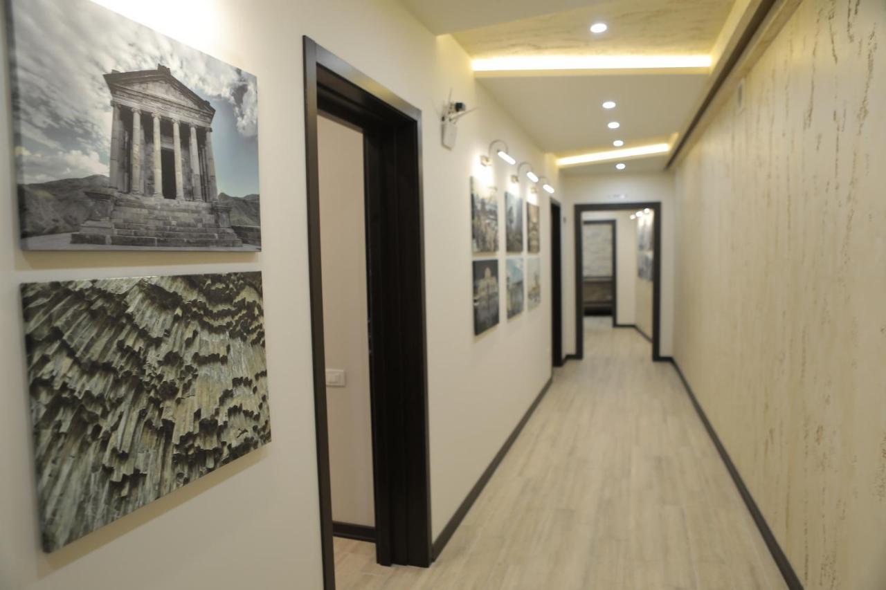 4Room Hotel Erévan Extérieur photo